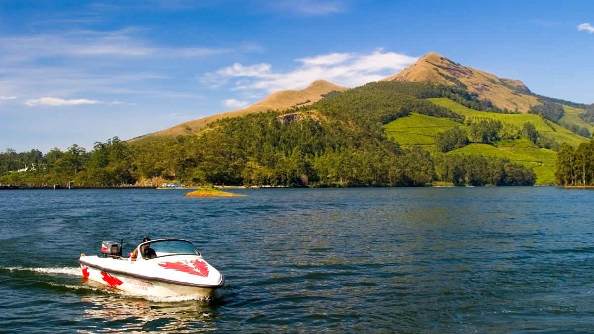 Eravikulam Rajamalai Mountain Hills Munnar